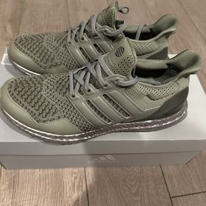 Adidas ultraboost spikeless golf shoes 7.5 men